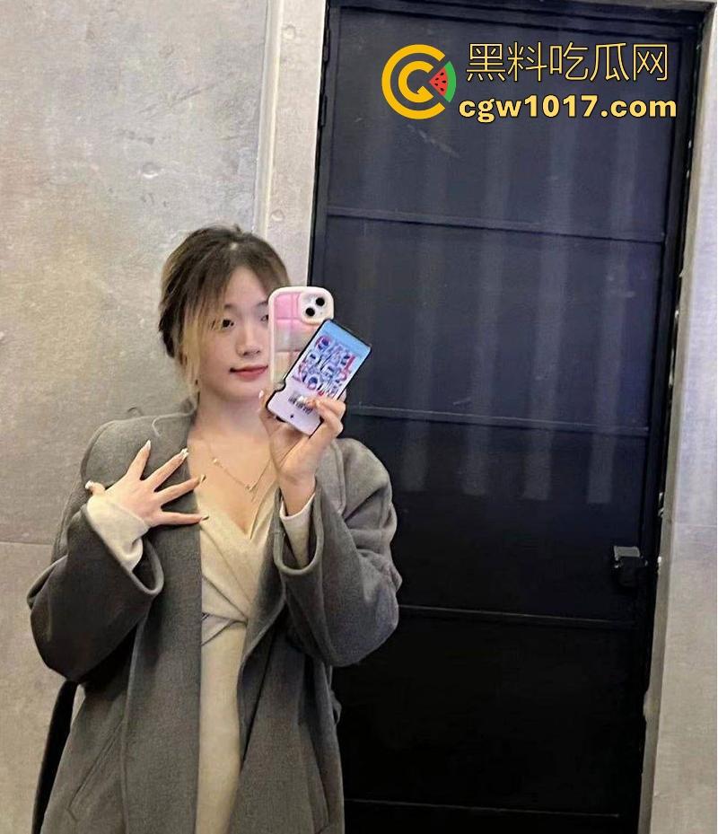 广西大学清纯大一女大【叶雯雯】可爱学妹露脸自慰，私下无比风骚，粉嫩小穴被男友爆操到合不拢！  第7张