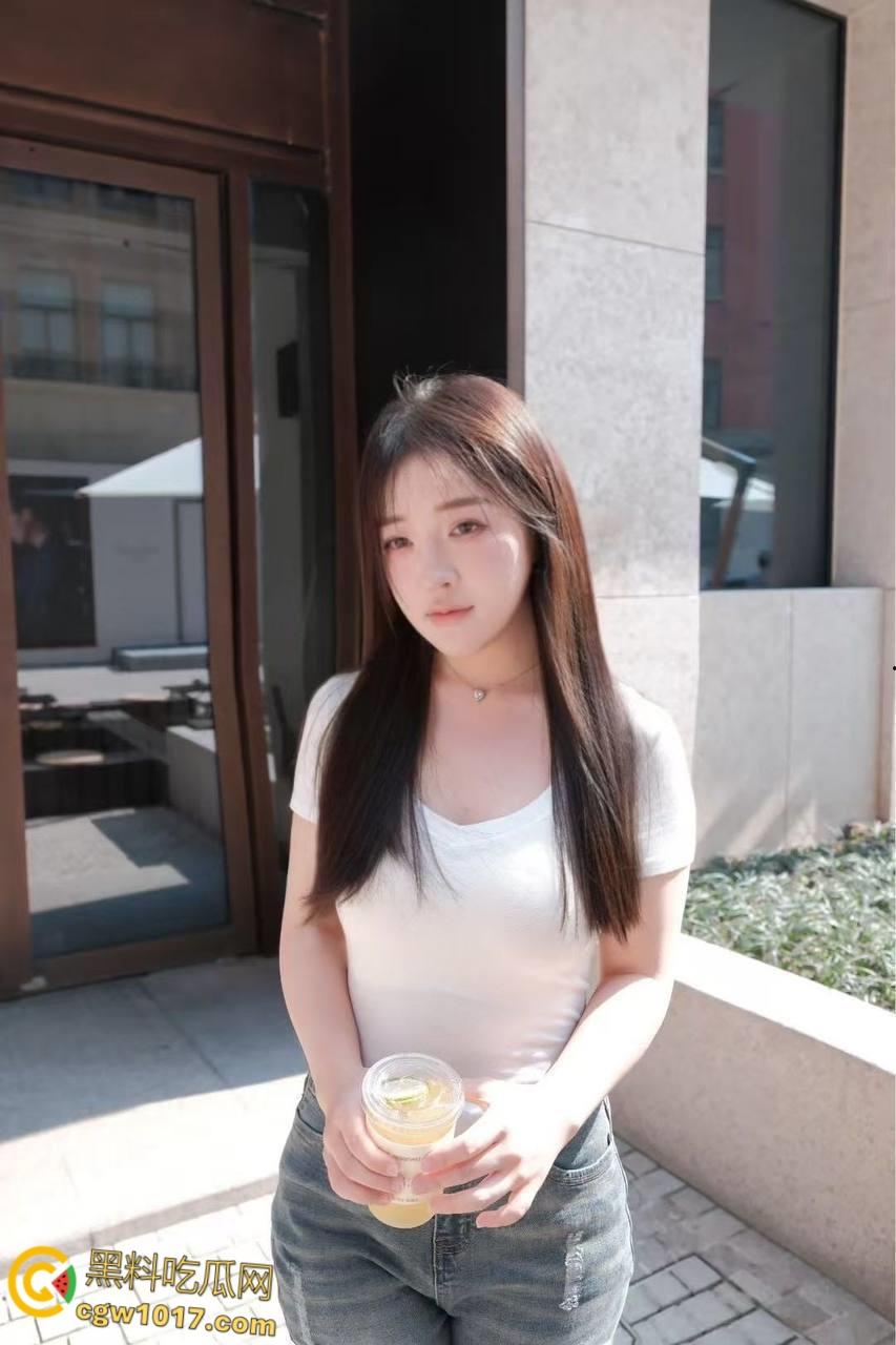 河北工程大学母狗【段欣然】，小情侣酒店露脸自拍，情趣红丝袜口交榨精，白嫩娇躯被后入猛草！  第3张