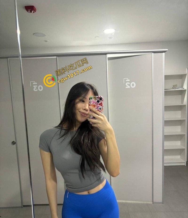 上海健身私教【李菁】为了业绩勾引学员：巨乳白虎，勾魂密会，裸体迷人曲线，极品逆天颜值，惹火学员狂插！  第3张