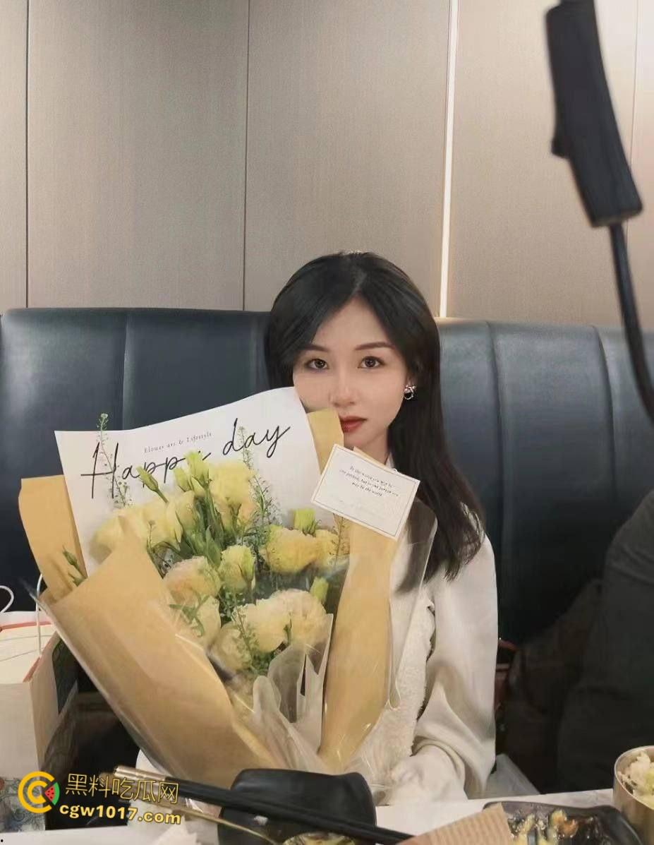 洛阳正仁教育集团【昌梦甜】，婚前出轨被炮友拍下不雅视频，假屌跳蛋玩弄骚穴，大尺度聊天记录无比辣眼！  第7张