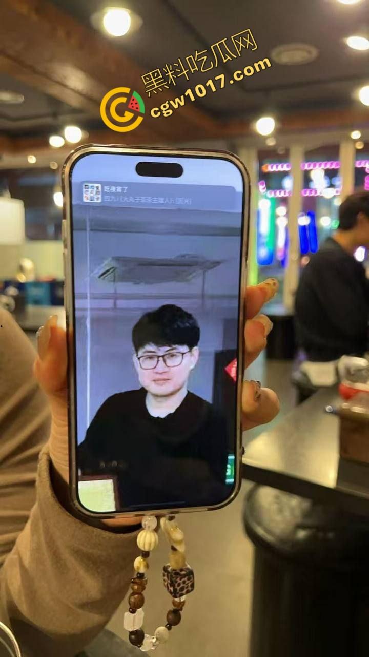 香艳丑闻瞠目结舌！新娘【蒋乐涵】与表姐夫【任震飞】在婚礼前的疯狂肉搏被曝光！亲妈耳光狂飙，嫩穴泄密，众人看笑话！  第5张