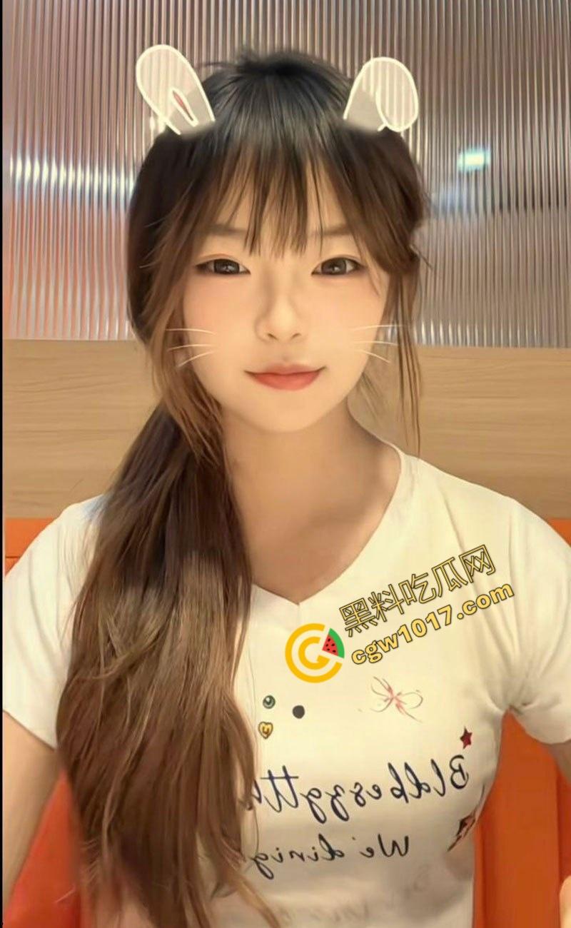 浙大清纯学妹【李溪楠】被爆性爱视频：粉裙白袜，被前男友猛操嫩穴，脸带满足笑，真正骚货贱玩！  第2张