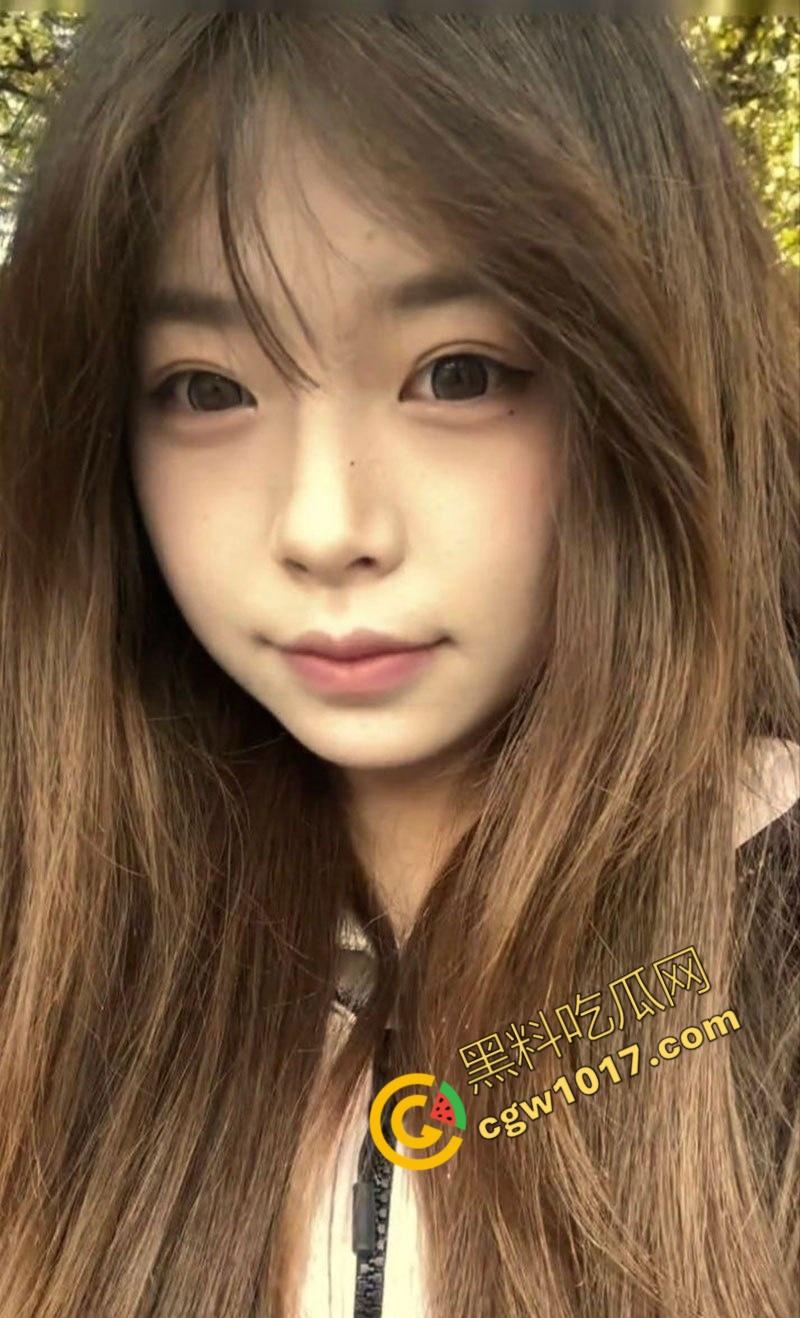 浙大清纯学妹【李溪楠】被爆性爱视频：粉裙白袜，被前男友猛操嫩穴，脸带满足笑，真正骚货贱玩！  第3张