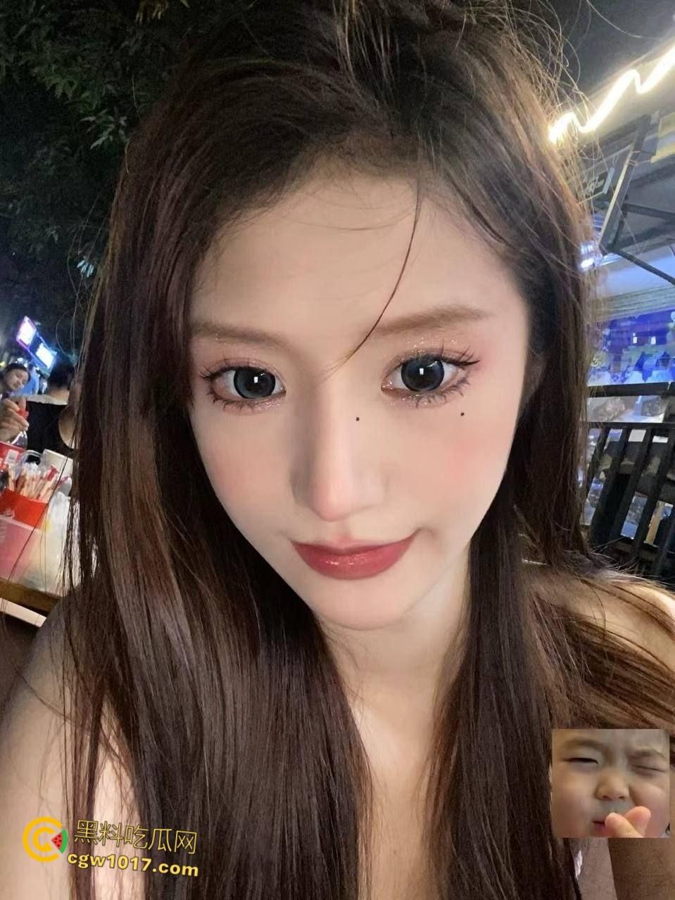 青岛颜值大学情侣，初尝禁果挨操上瘾，秒变情趣魅惑母狗，口交舔蛋狂撩男友，骑乘挨操肥臀馋人！  第2张