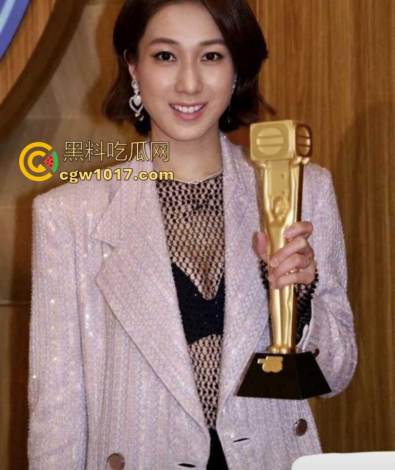 香港TVB女演员好彩妹【钟嘉欣】曝光老公【Jeremy】婚内出轨视频，童年女神为夫淡出竟遭背叛令人惋惜！  第12张