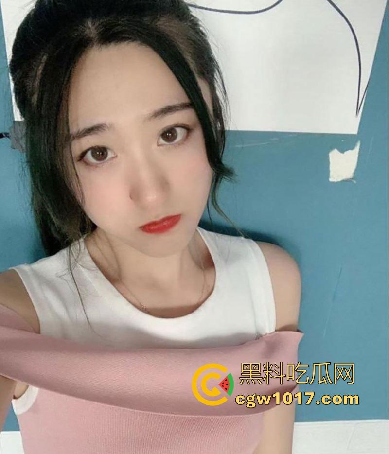 辽宁工商学院【廖齐柔】清纯外表下淫乱至极，实习工作期间与同事约炮做爱，男友怒爆露脸视频报复！  第2张