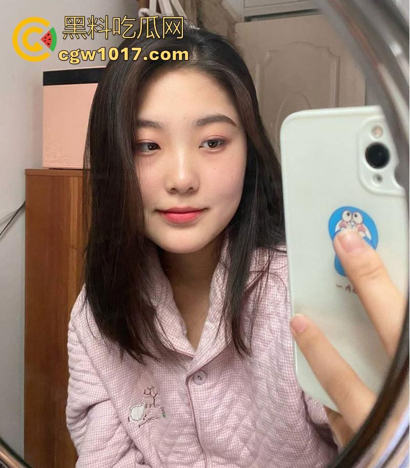 湖北微胖人妻出轨约炮，受虐属性拉满小母狗，捆绑跪地鞭打调教，酒店跪舔金主大屌，巨乳拖地粉臀高撅任鞭打！  第2张