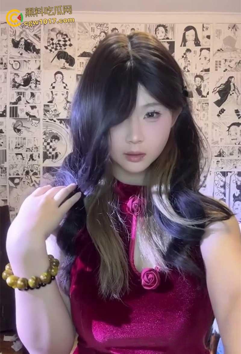 清纯学妹网黄【超级困】，顶级稚感神颜尤物，白衬黑丝摇奶狂舞，全裸漏乳掰穴挑逗，淫骚抠弄自慰狂摇 ！  第2张