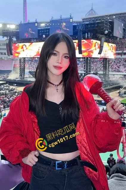 猛捅金融艳女！银行职员升职秘籍：深喉巨棒，翘臀翻滚，领导狂插爆鸡，人前淑女人后荡妇，极致淫乱视频曝光！  第2张