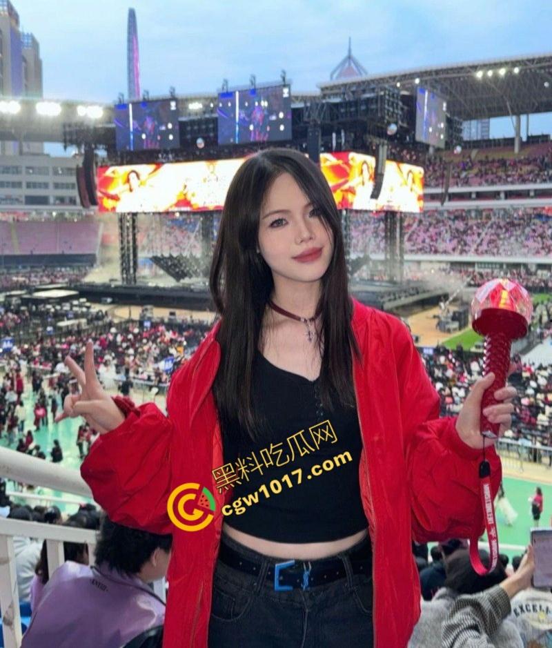 猛捅金融艳女！银行职员升职秘籍：深喉巨棒，翘臀翻滚，领导狂插爆鸡，人前淑女人后荡妇，极致淫乱视频曝光！  第9张