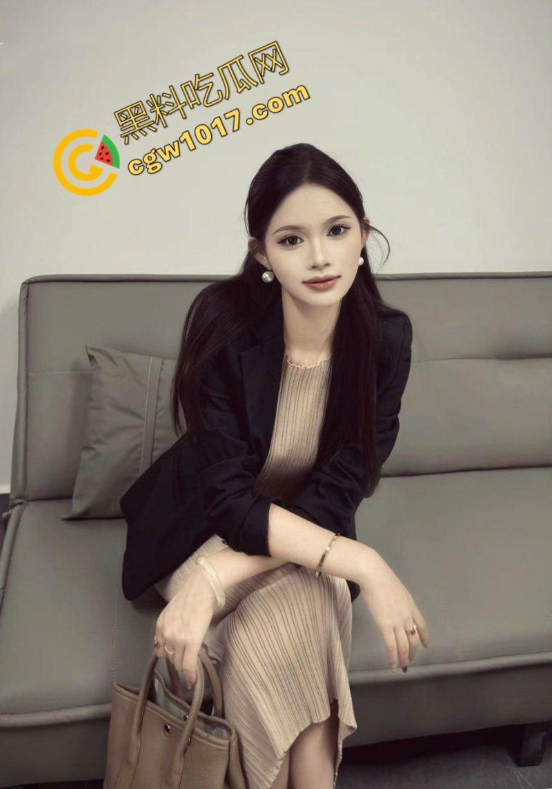 贵州人妻【陈嘉怡】肉欲视频曝光全网，肥臀乱颤奶波荡漾，春情迷离浪叫不断，粗屌深入湿穴狂操，欲火熊熊燃遍网络  第1张