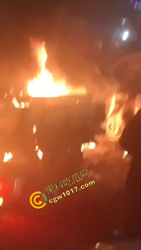 印度新德里景区爆炸震惊世人，鲜血渗透街道，8人当场死亡，惨烈火光照亮恐怖夜空，如同地狱修罗场！  第5张