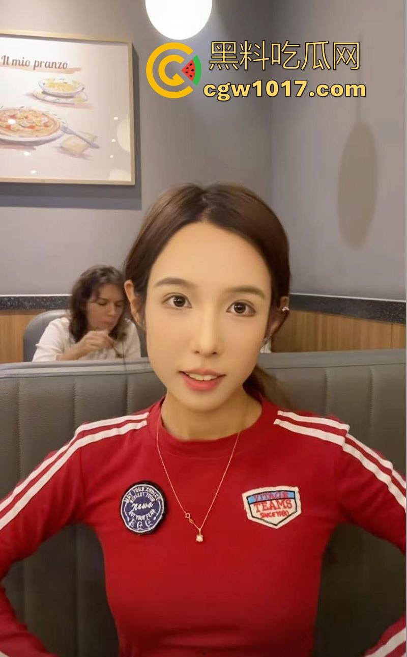 抖音15万粉丝网红【啊瓜满街跑】性爱视频被爆，调教03年极品女友，玩各种虐待性爱，把女友调教成私人玩物！  第4张