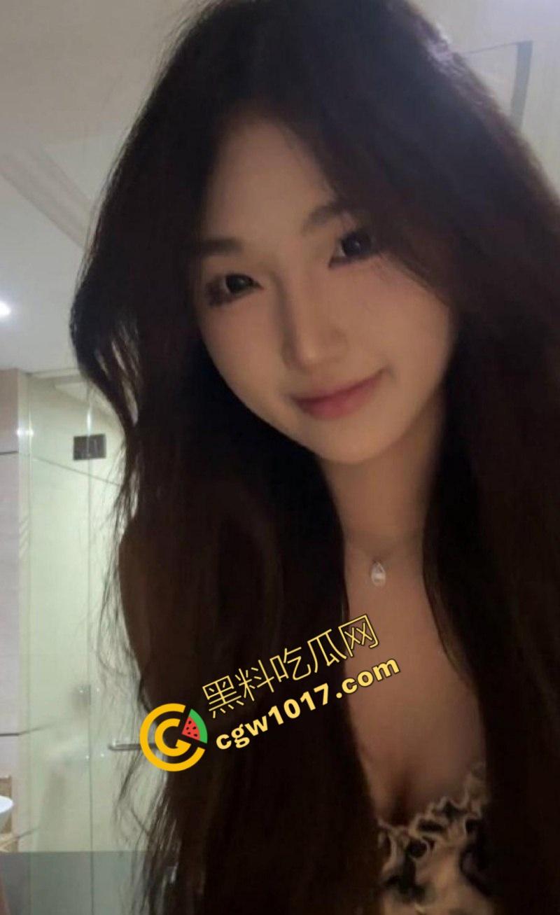 北京极品大学美女与富二代激情狂欢，樱唇深吞粗屌，富二代玩弄狗链，肏得她淫水横流，欲望无限！  第4张