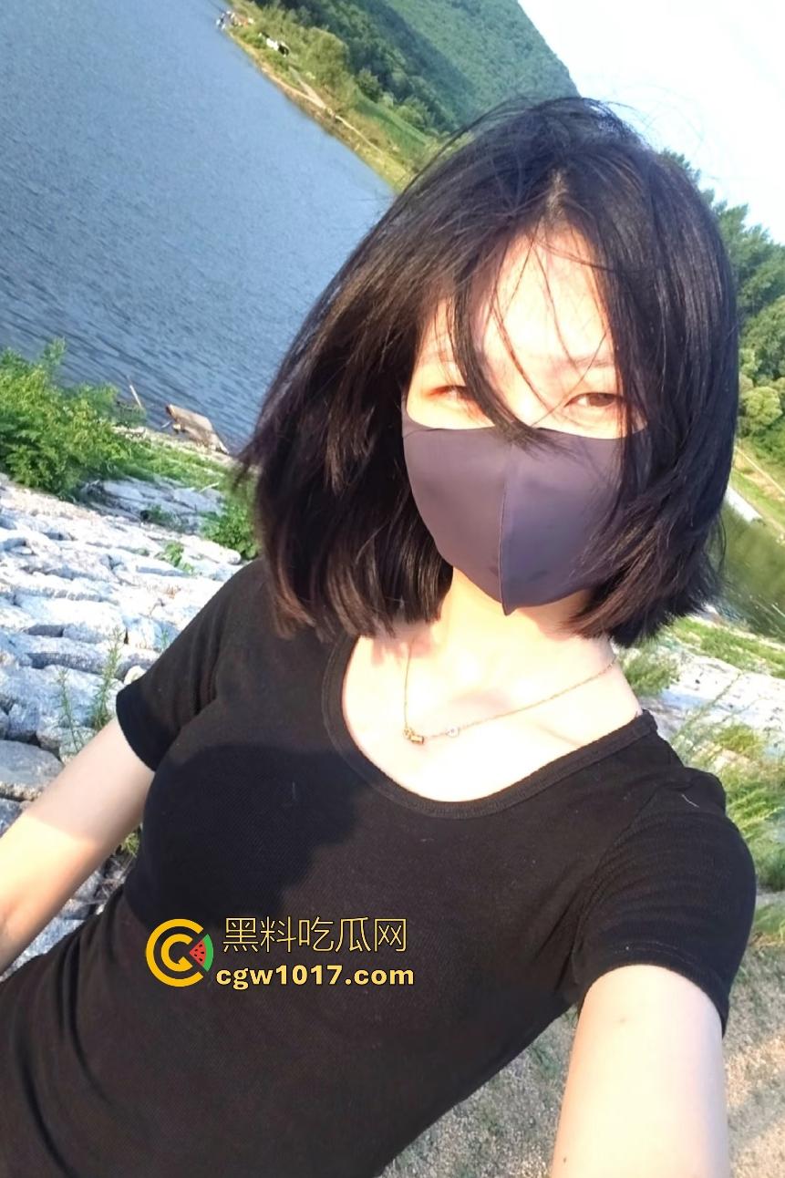 短发女高中生就破处，小小年纪不学好，学人当母狗，小伙子你经验少把握不住的，让哥来吧！  第1张