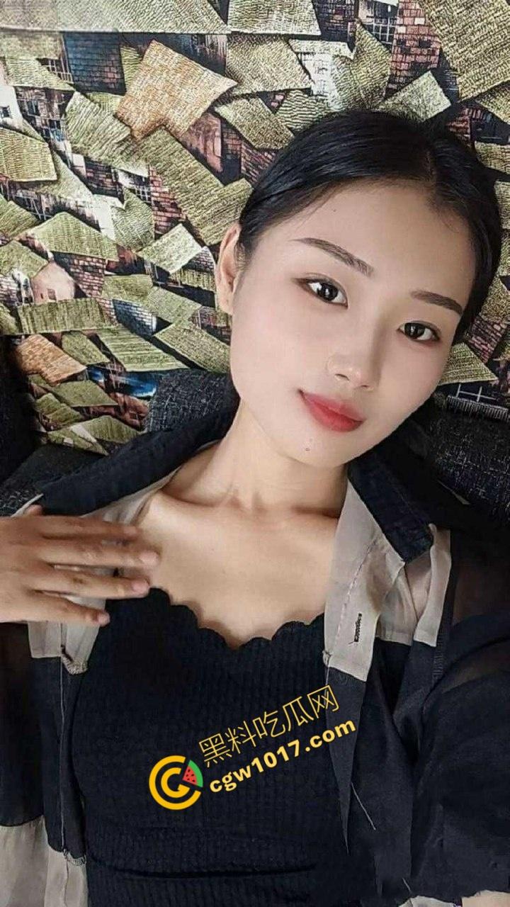 疯狂新婚夜：90后黑丝娇妻被伴郎疯狂爆操，绿帽老公兴奋拍摄，淫态视频网络大爆！  第1张