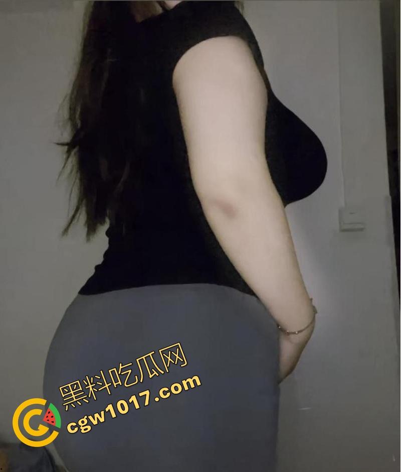 真实乱伦上演！主播连线解答偶遇到跟女婿发生关系的丈母娘，主播也无语了，真是三十如狼四十如虎五十六十坐地能吸土！  第1张