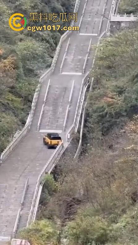 奇瑞风云X3L挑战天门山台阶失败，想复刻路虎冲击天门山营销，结果还是被揽胜吊打，真正的揽胜车主都不会多看一眼！  第6张