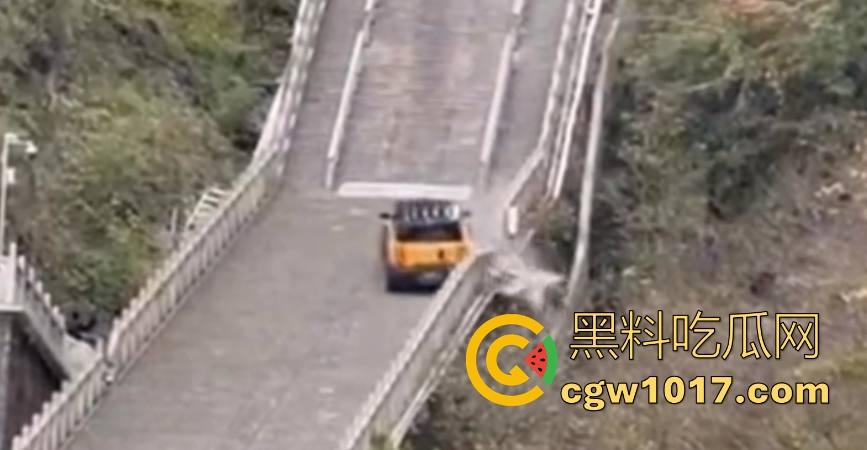 奇瑞风云X3L挑战天门山台阶失败，想复刻路虎冲击天门山营销，结果还是被揽胜吊打，真正的揽胜车主都不会多看一眼！  第8张