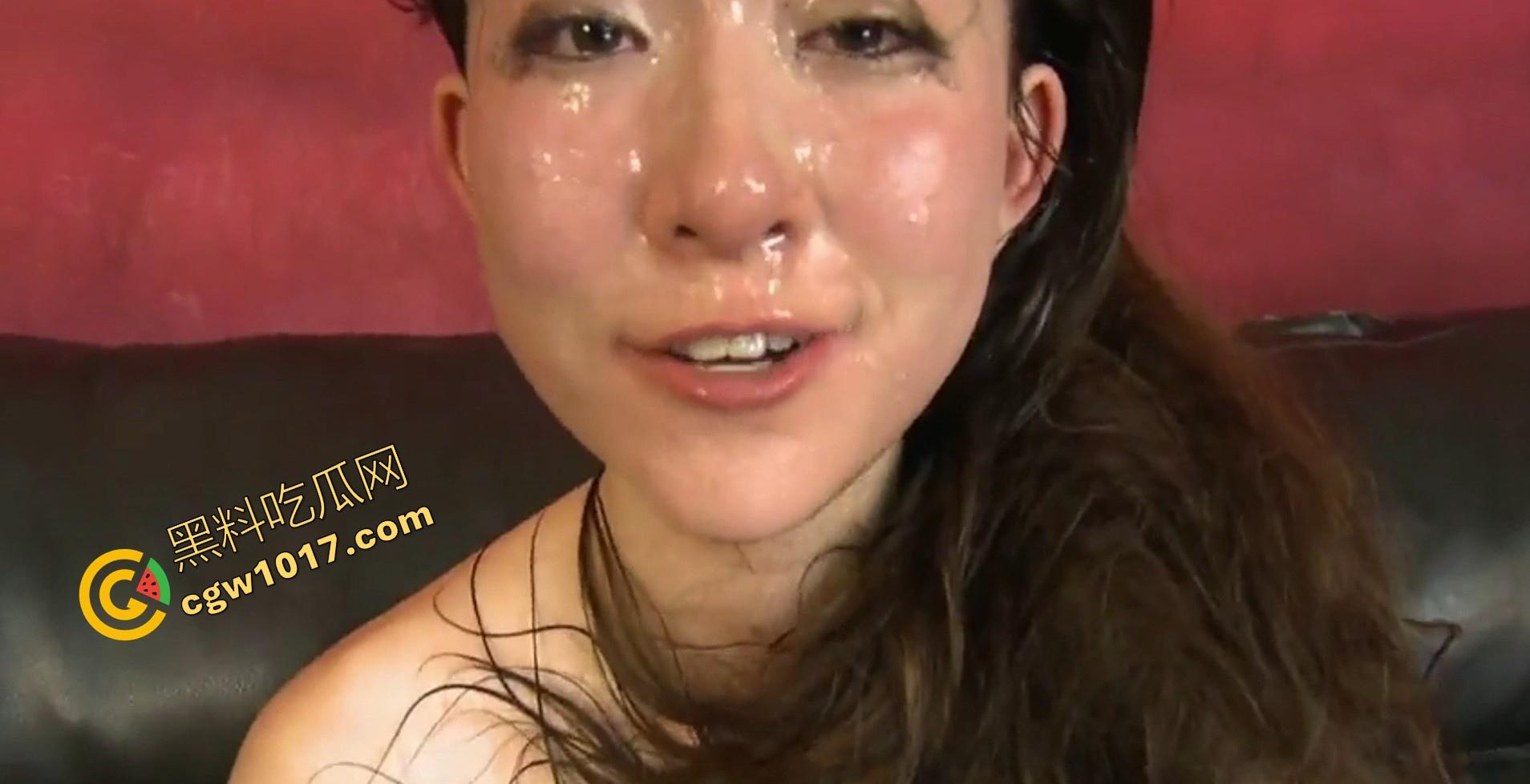 极限暴力深喉，洋人大屌狂插亚裔骚逼小嘴，双脚捆头爆口射出，淫液满天飞，感觉都快窒息了！  第11张