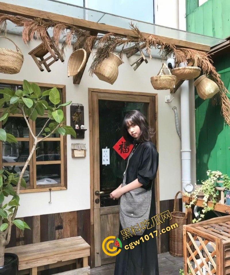 抖音百万网红【妖怪ZZzAI】酒店被抓奸，女友怒曝3P女粉视频，暴打女友，精液横流，人设崩塌，粉丝暴怒退粉！  第7张