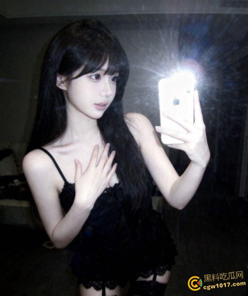 女性按摩店的隐藏服务！小仙女微信群大尺度聊天，男技师2000元手活高潮不断，送上门的逼不操白不擦！  第10张