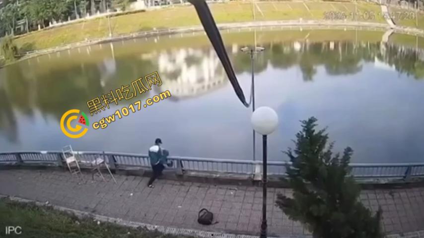 越南13岁男孩持刀暴走：将同学捅伤后推入湖中，辱骂激发致命仇恨，监控全程记录，复仇摄人心魄！  第6张