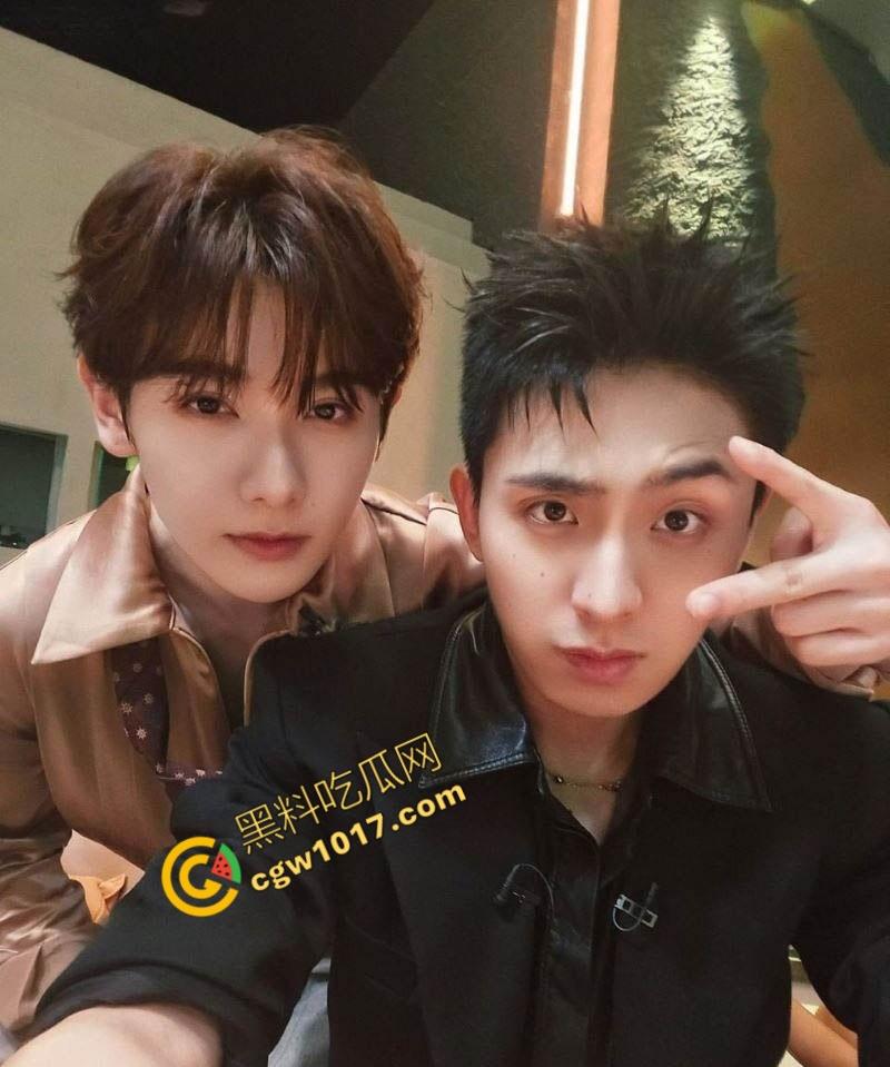 顶流男歌手【焦迈奇】密室调教视频震惊娱乐圈，腹肌男神被资本大佬如狗般玩弄，表情从抗拒到享受，炸裂网络！  第5张