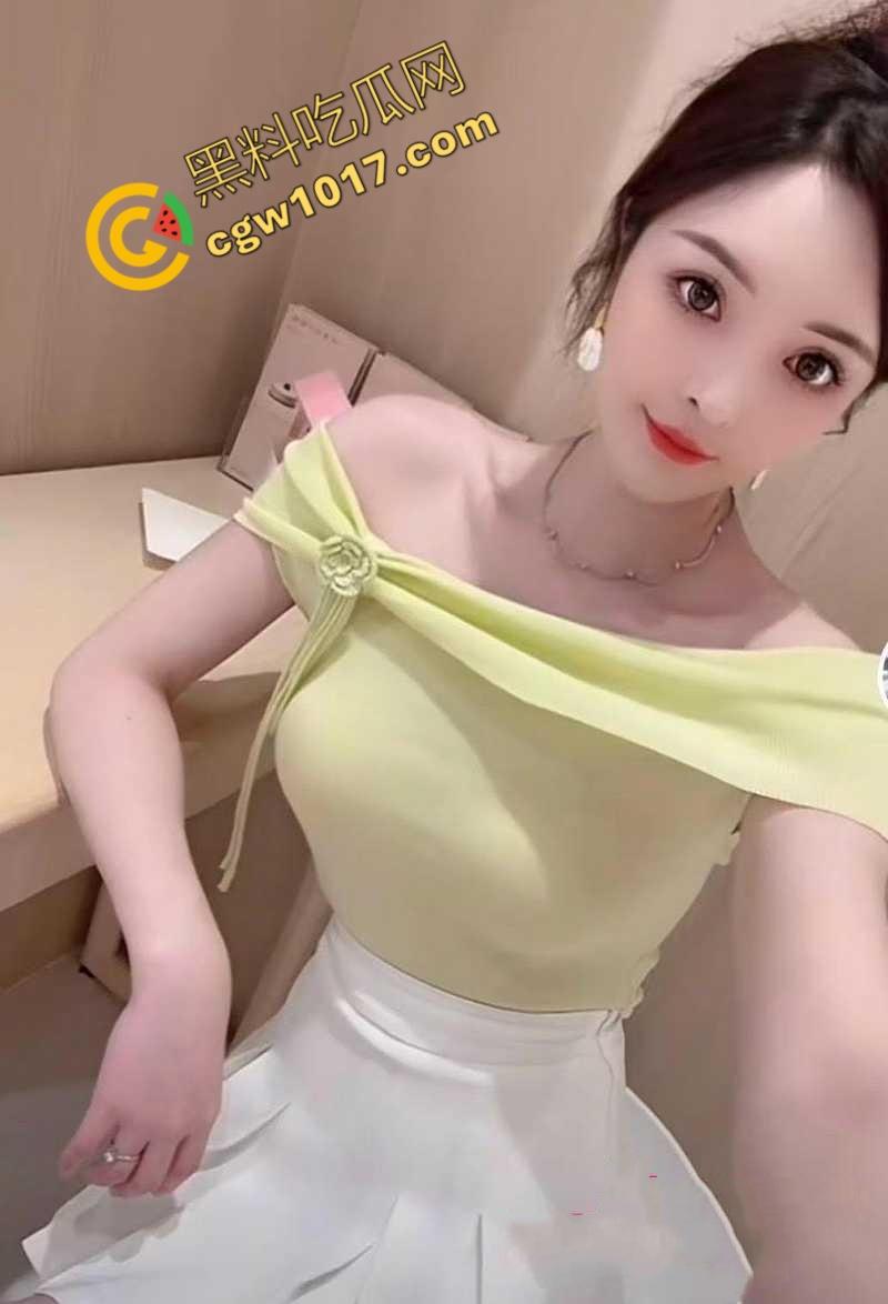 福州极品人妻【叶青霞】援交金主视频曝光：裸舞舔肛深喉，连续喷水，绿帽老公在家带娃，她却在床上浪性十足！  第1张