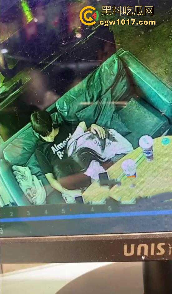 广西玉林仙尼奶茶店大瓜！学校里是高冷女神【孙晓惠】，学校外却是口爆小母狗，单喝奶茶还不够还得加一点精液是吧！  第5张