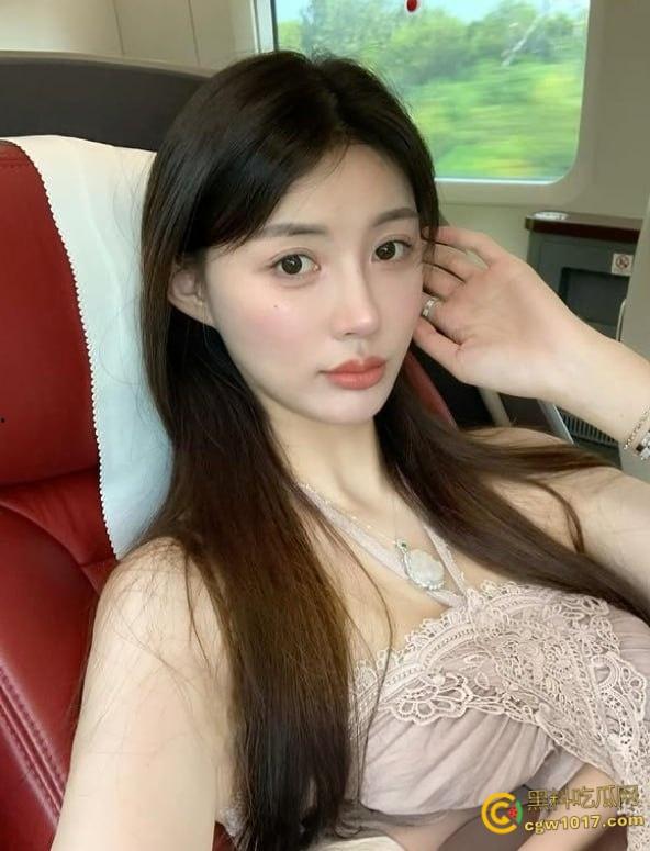 抖音百万颜值网红【王语会】，疑似得罪大哥被曝光私照，极品身材被对镜后入，绝美女神不过也是大哥的炮架子！  第2张