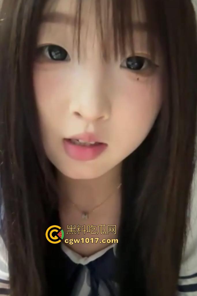 新人【韦静诗】为了不被别人笑穷只能下海直播，萝莉白虎B下蹲大开金主刷屏火箭，不知以后要榨干多少金主哦！  第1张