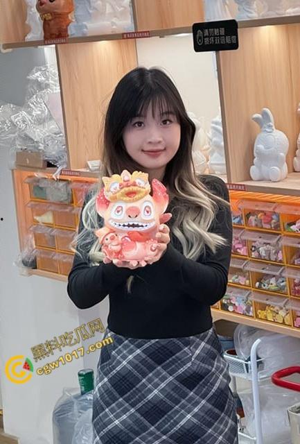 湖南长沙【黄梦瑶】酒店激战视频全网疯传，粉嫩鲍鱼爆裂求操，黑丝美腿缠腰疯狂交欢，刺激血脉偾张  第2张