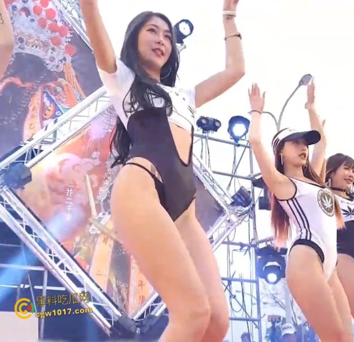 台湾大型庙会活动，辣妹比基尼热舞，腰扭臀摇乳浪翻涌 ，超低镜头捕捉内裤勒蜜缝轮廓，极致诱惑香艳无比！  第7张