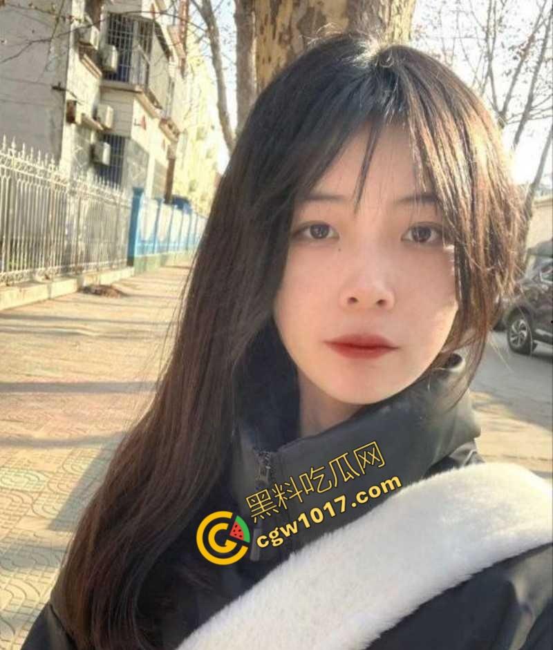 安徽合肥21岁清纯学生妹报复男友，网约激情遇大屌炮友，跪地口交浓精颜射敷脸，淫靡画面刺激至极！  第1张