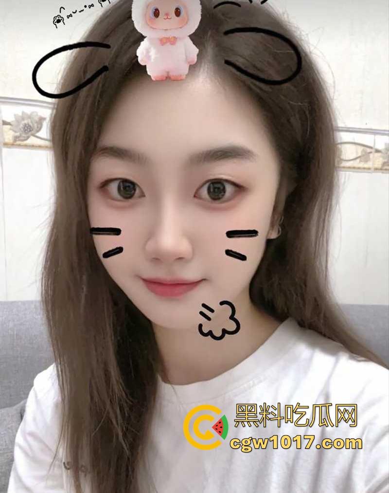 深圳大学【霍恩恩】酒店门口还装人模狗样，一进房门直接变发情野猫，男友操得脸发青都射不赢她这淫货一炮！  第2张