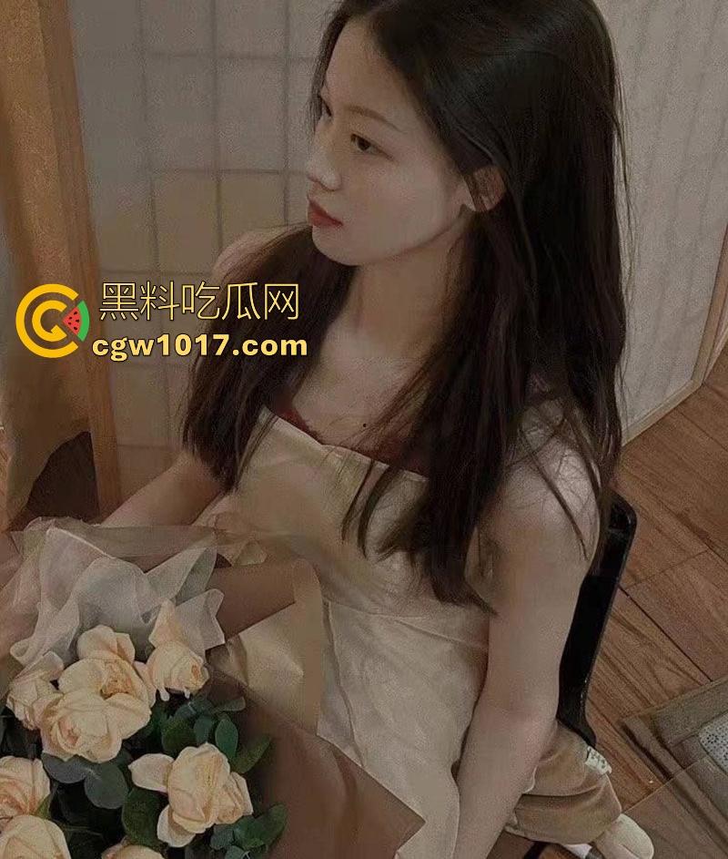 辽宁财经大学音乐系淫荡学妹【李维奕】跟学长撩骚私密视频曝光！搔首弄姿三点全露，无套后入猛捅粉嫩骚穴！  第2张