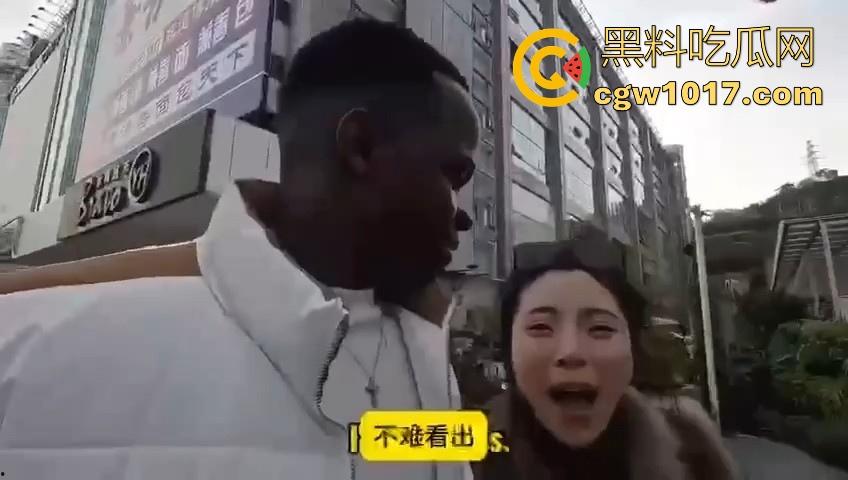 非洲黑猩猩挑战来中国相亲，没彩礼没样貌纯靠大屌跟黑皮肤加持，万万没想到啊，真有骚逼马桶排队送温暖啊！  第6张