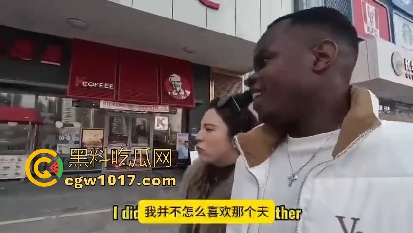 非洲黑猩猩挑战来中国相亲，没彩礼没样貌纯靠大屌跟黑皮肤加持，万万没想到啊，真有骚逼马桶排队送温暖啊！  第9张