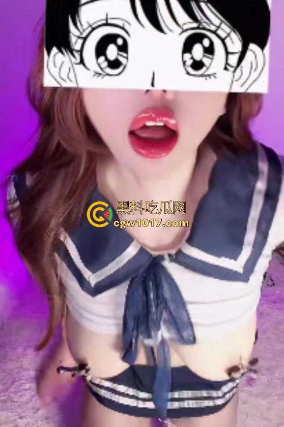 金主给万元让抖音网红【娇妻】录发骚视频，鞭子狂抽奶子，跳蛋塞B没感觉只能用手指猛抠出水，这万元绝对值了！  第8张