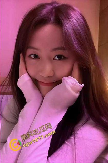 四川音乐学院校花【杨子怡】：清纯可人女神舍身哄富二代，酒店激战深喉求欢，精液尽数吞入，极尽淫荡  第2张