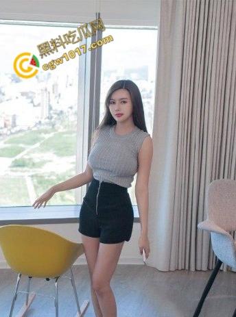 台湾极品女神【木木森】最新福利：搔首弄姿湿身诱惑，迷人身材展露无遗，美乳嫩穴，让人欲罢不能！  第1张