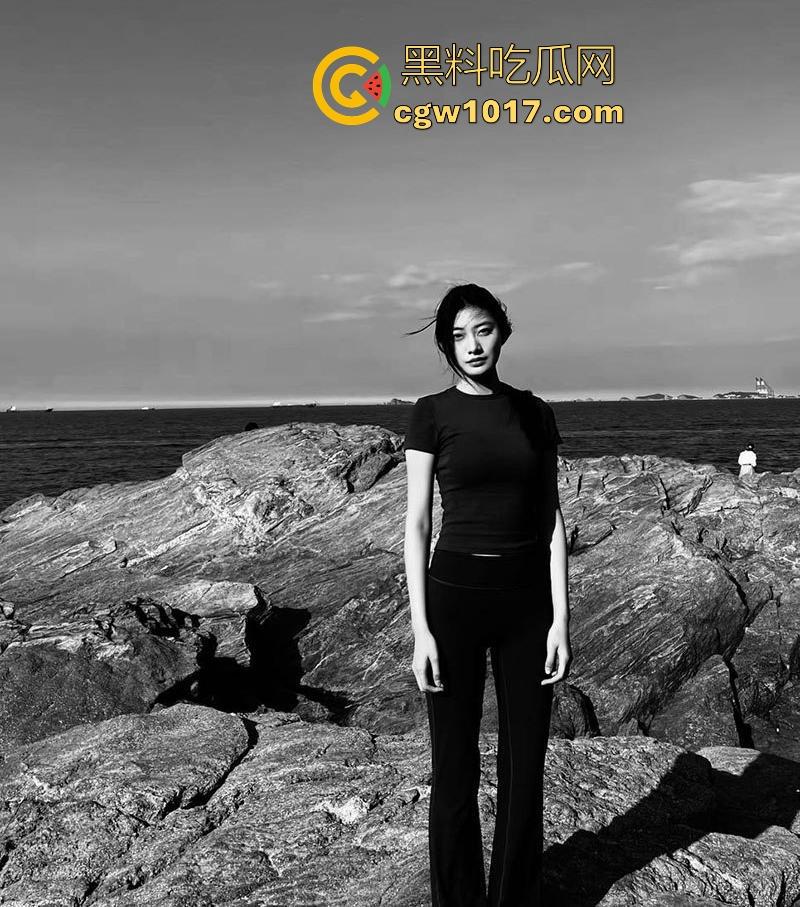 湘潭大学极品高挑美女【林奕怡】约炮视频曝光，完全露脸口交骑乘，超绝身材颜值，无套抽插白虎骚穴淫荡无比！  第4张