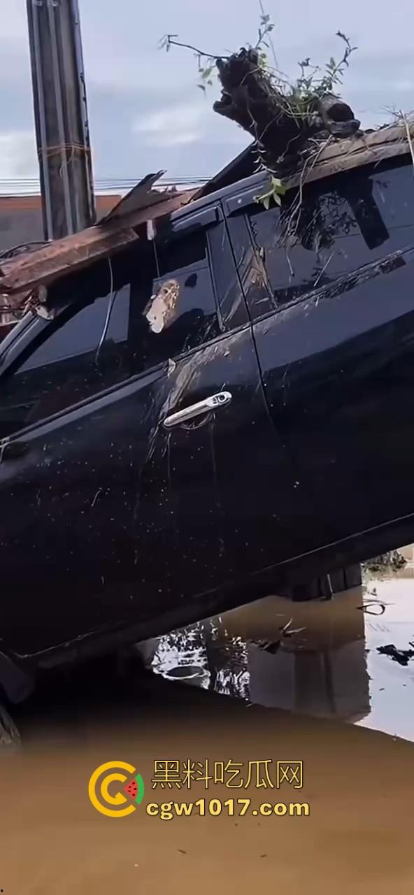 超强台风海鸥强势登陆菲律宾，全国进入灾难状态至少导致142人死亡，127人失踪，近几年全世界环境真的越来越严重了！  第2张