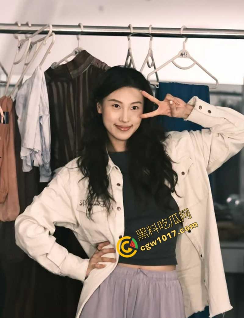 广东舞蹈老师【孙忆梦】万圣节惊爆！女神被秘密调教，全裸舔屌舔肛，摇奶颜射，尽显小母狗风骚！  第8张