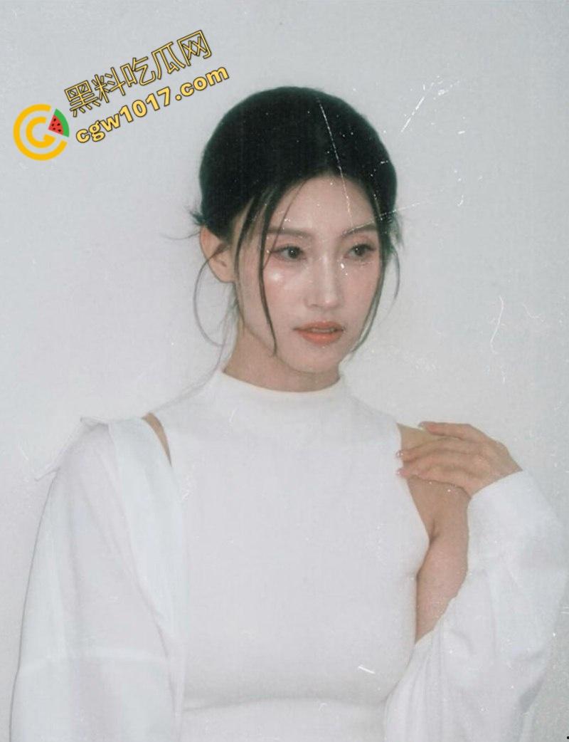 广东舞蹈老师【孙忆梦】万圣节惊爆！女神被秘密调教，全裸舔屌舔肛，摇奶颜射，尽显小母狗风骚！  第15张