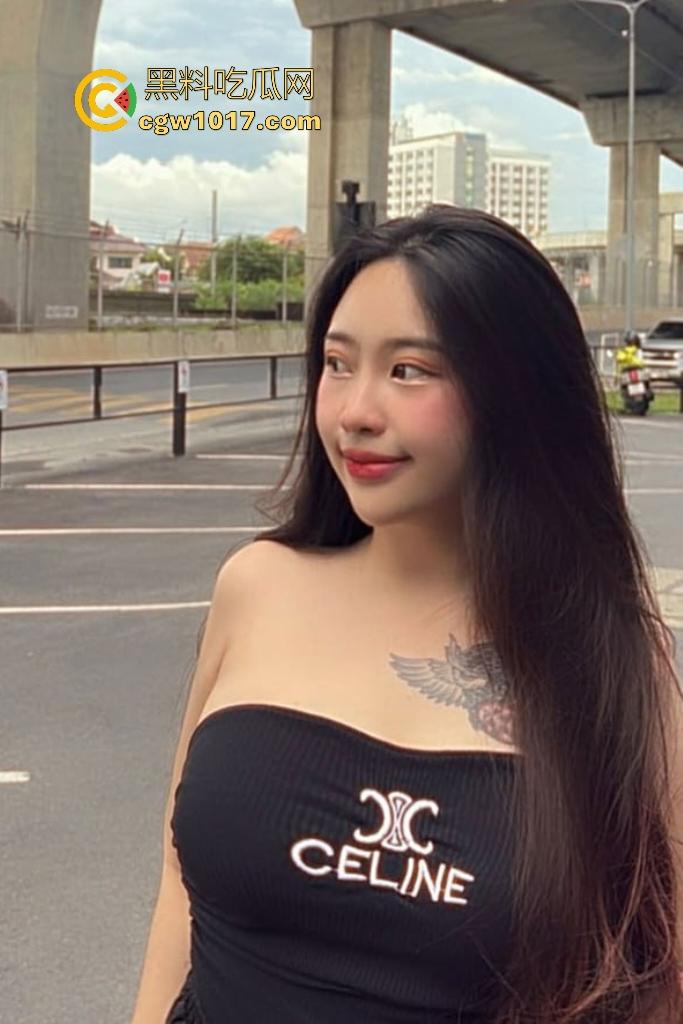 乐山美女【黄琪钧】，美甲店关门下海侍奉有钱人，跪地深喉口交小鸡巴吸弯如弓箭，这嘴比鸡巴还硬？  第5张