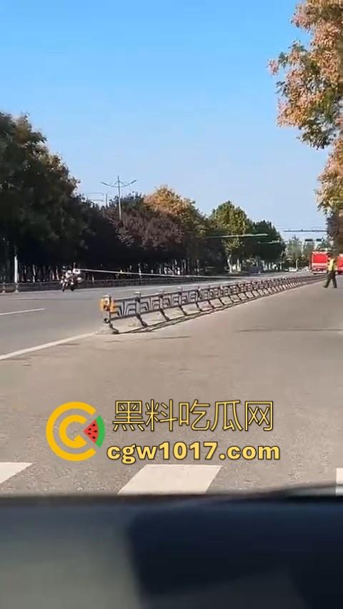 长春工地施工挖天然气挖出尸体，现场道路被封闭起来，怕是杀人灭口，抛死野外的，具体情况还得等待官方！  第2张