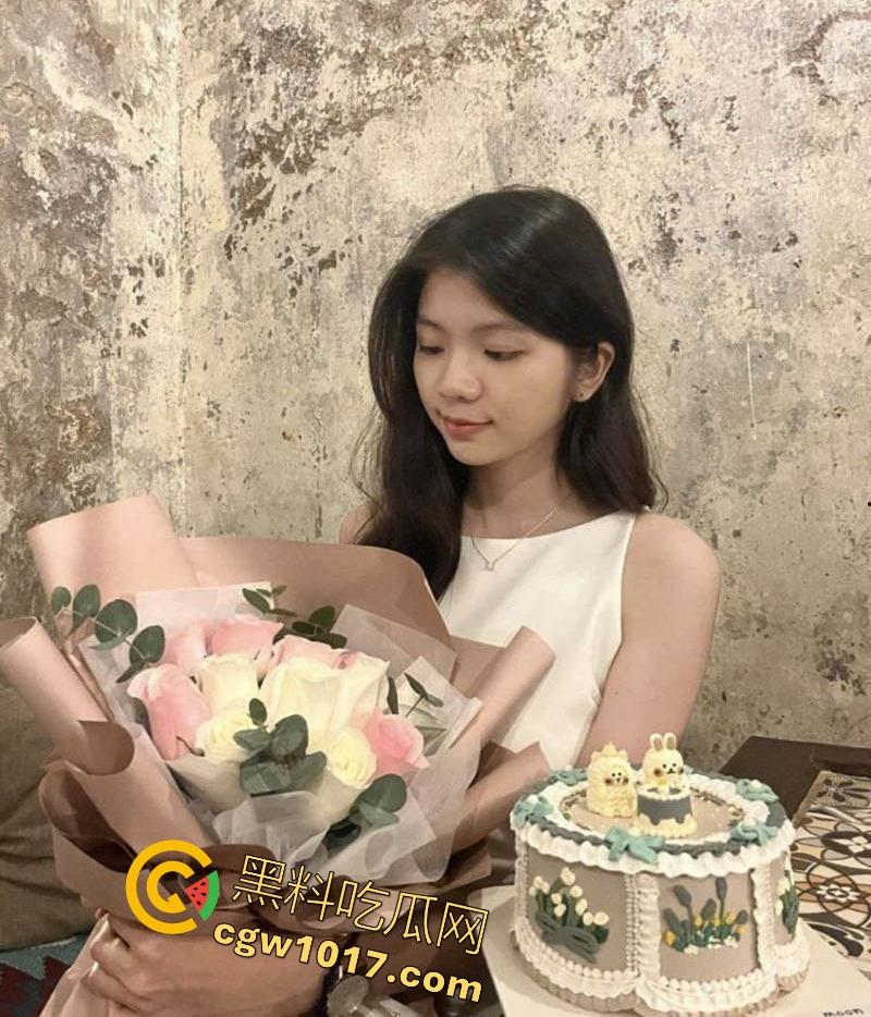 约炮安徽大学清纯05年嫩妹【姚晴晴】矜持如小白兔，粉嫩骚穴紧致一夹就喷，上位骑乘疯狂榨精，极其反差销魂！  第3张