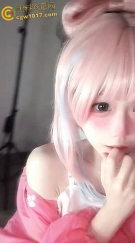 快手三角洲女主播【番茄酱耶】，榜一大哥打赏一个火箭，椅子翻转双脚乱蹬，当场失控骚逼喷汁，直播整活流量密码 ！  第3张